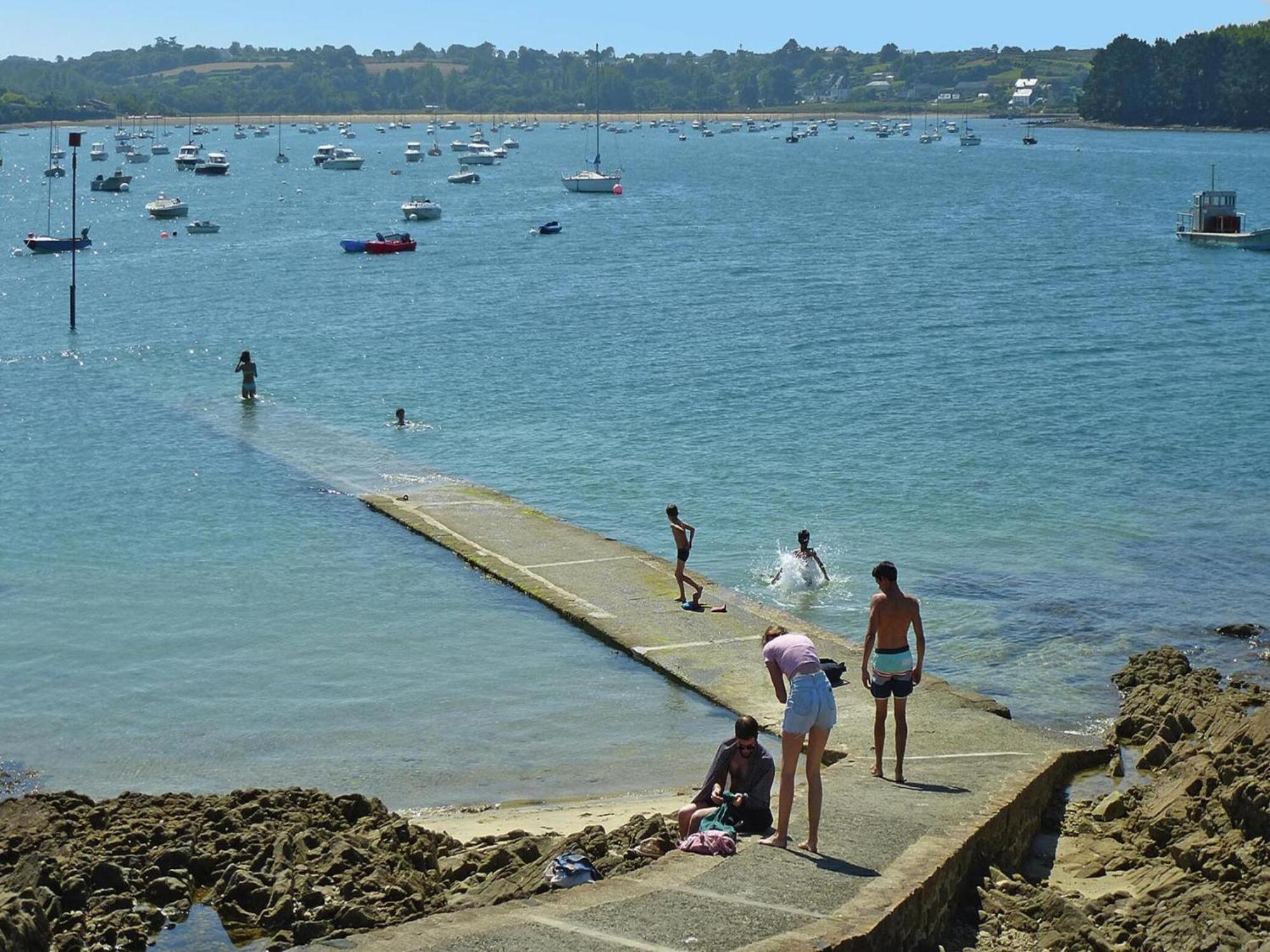 Pretty Breton Holiday Home In A Top Location بلوغاسنو المظهر الخارجي الصورة